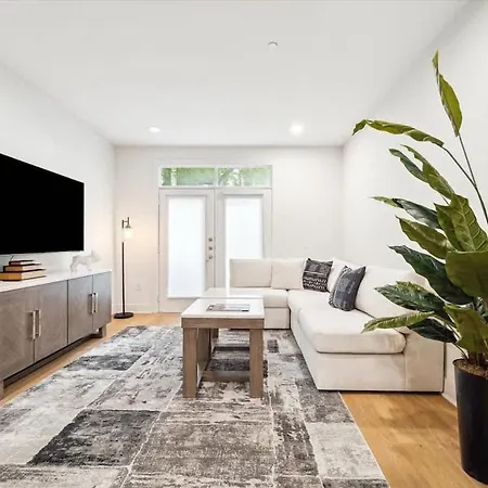 Urban 1 Bed Apt Living In Montrose 5-Mins From Downtown